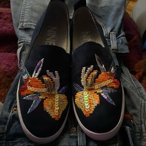 Nine West Blue and Purple Platform Shoes with Embroidered Design 🦋